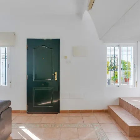 Дом отдыха Casa Alina, Old Town With Garage